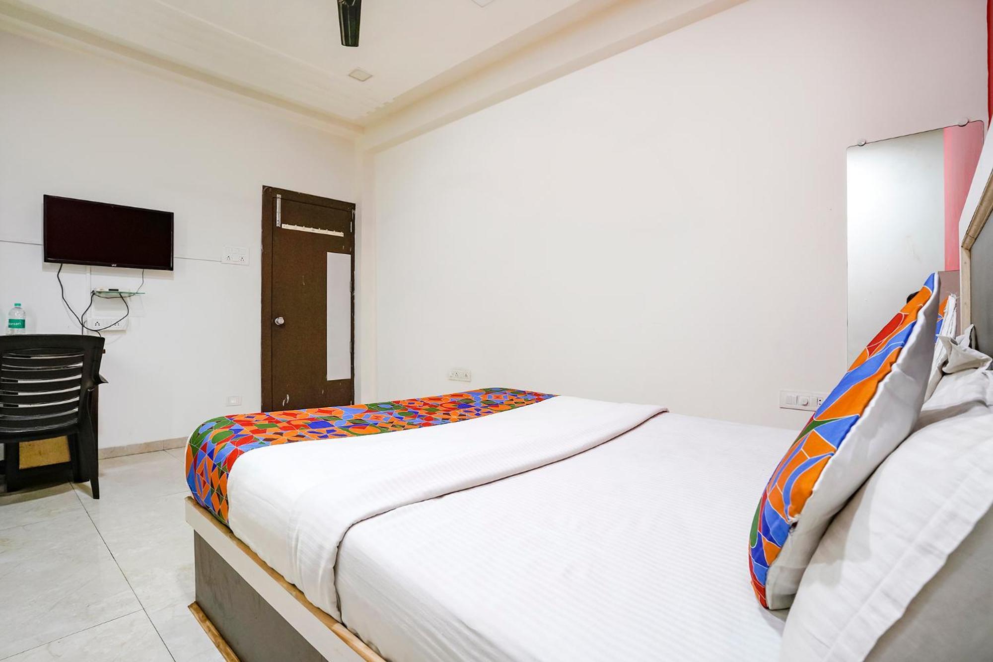 Fabexpress Sai Lodging - Nashik Railway Station Deolāli Екстериор снимка